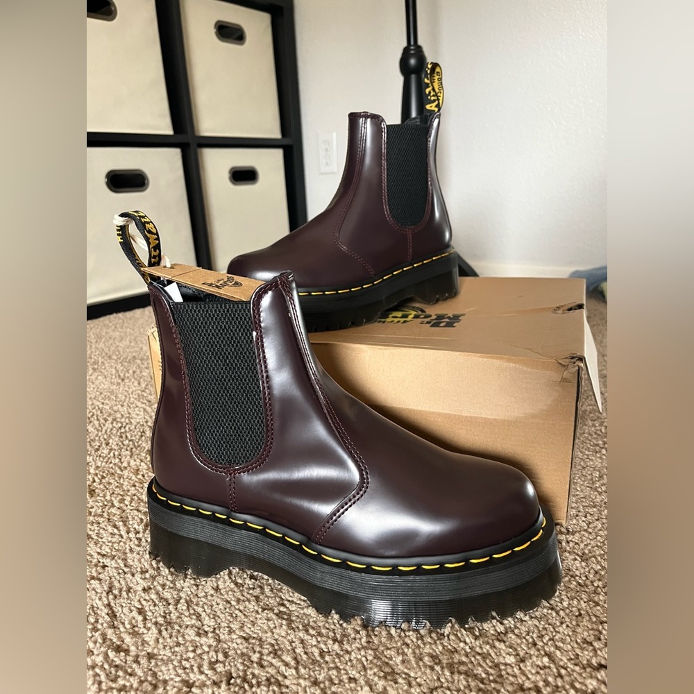 Dr.Martens | Doc Martens| Quad Chelsea platform boot | burgundy | size 8 | EU 39